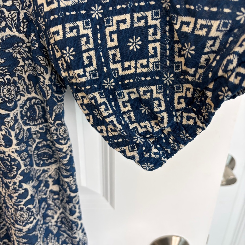 Lucky Brand Blue and White Patterned Blouse - Picture 4 of 8
